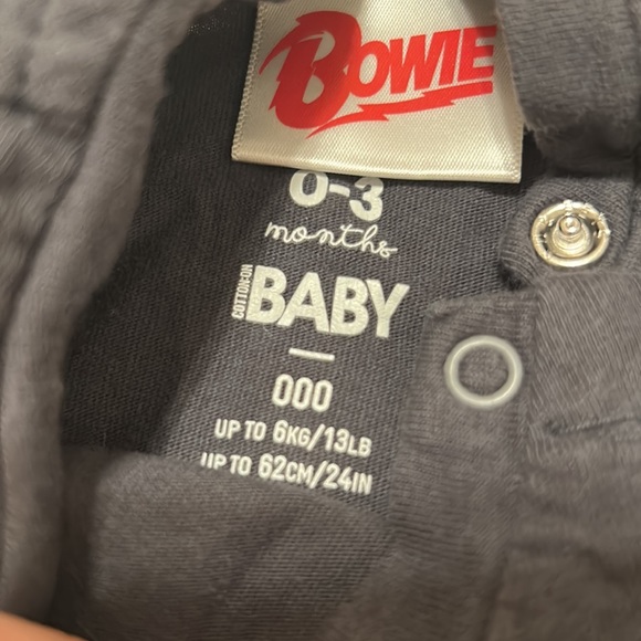 Bowie T-shirt worn once - Picture 3 of 4